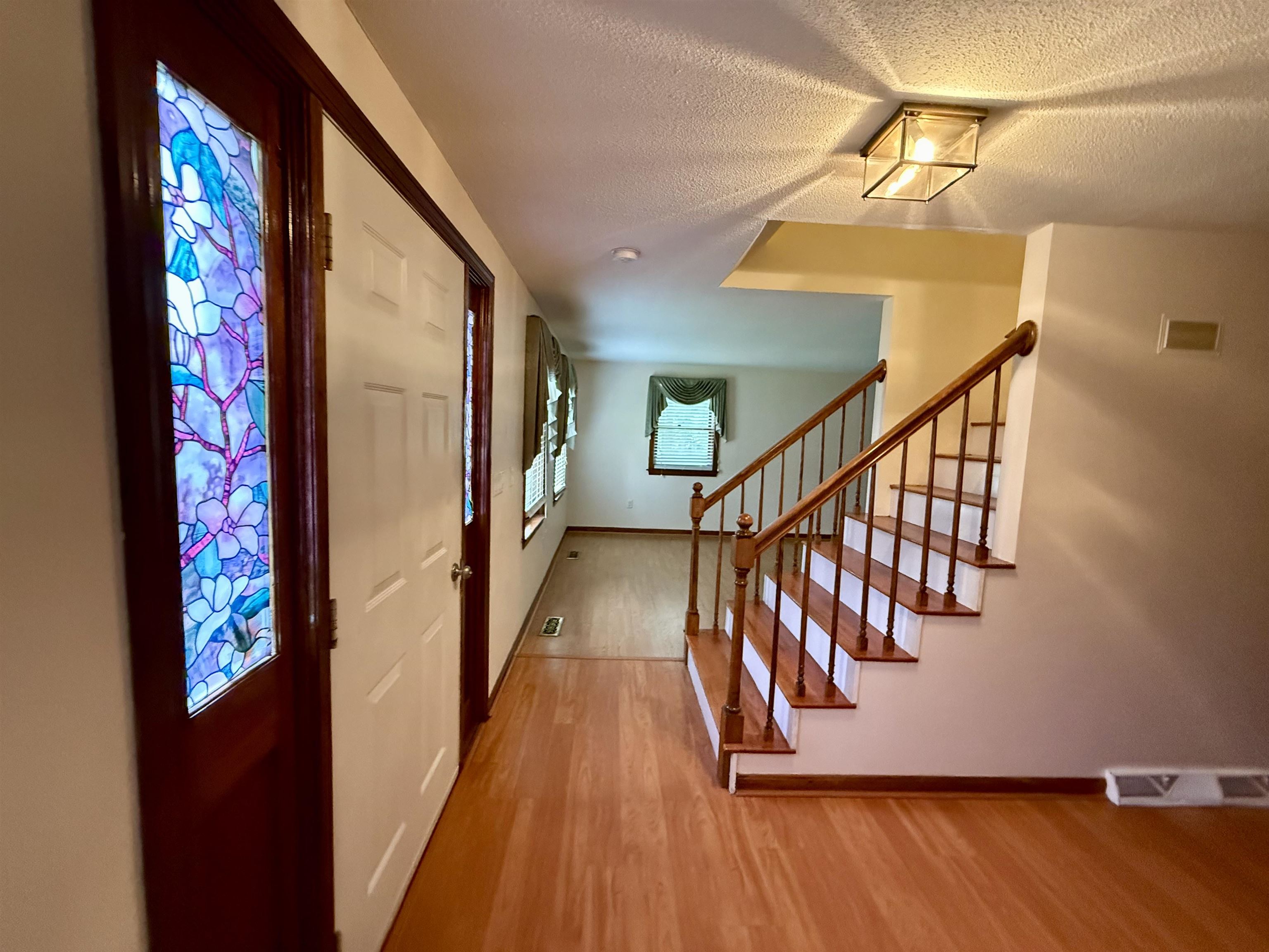 69 Timberline Drive Nashua, NH 03062 - Photo 2 of 27