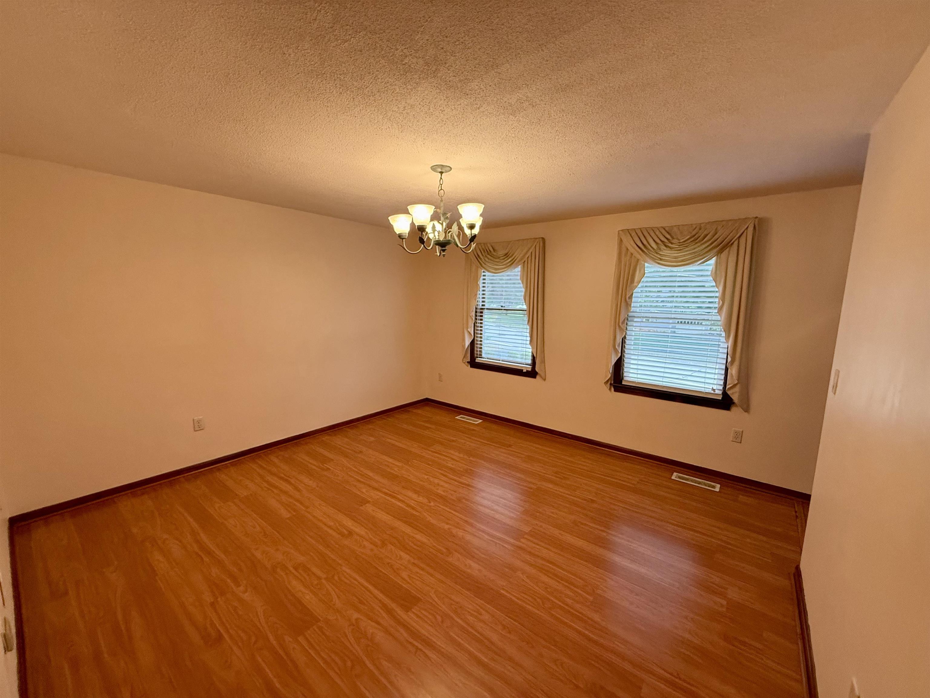 69 Timberline Drive Nashua, NH 03062 - Photo 4 of 27