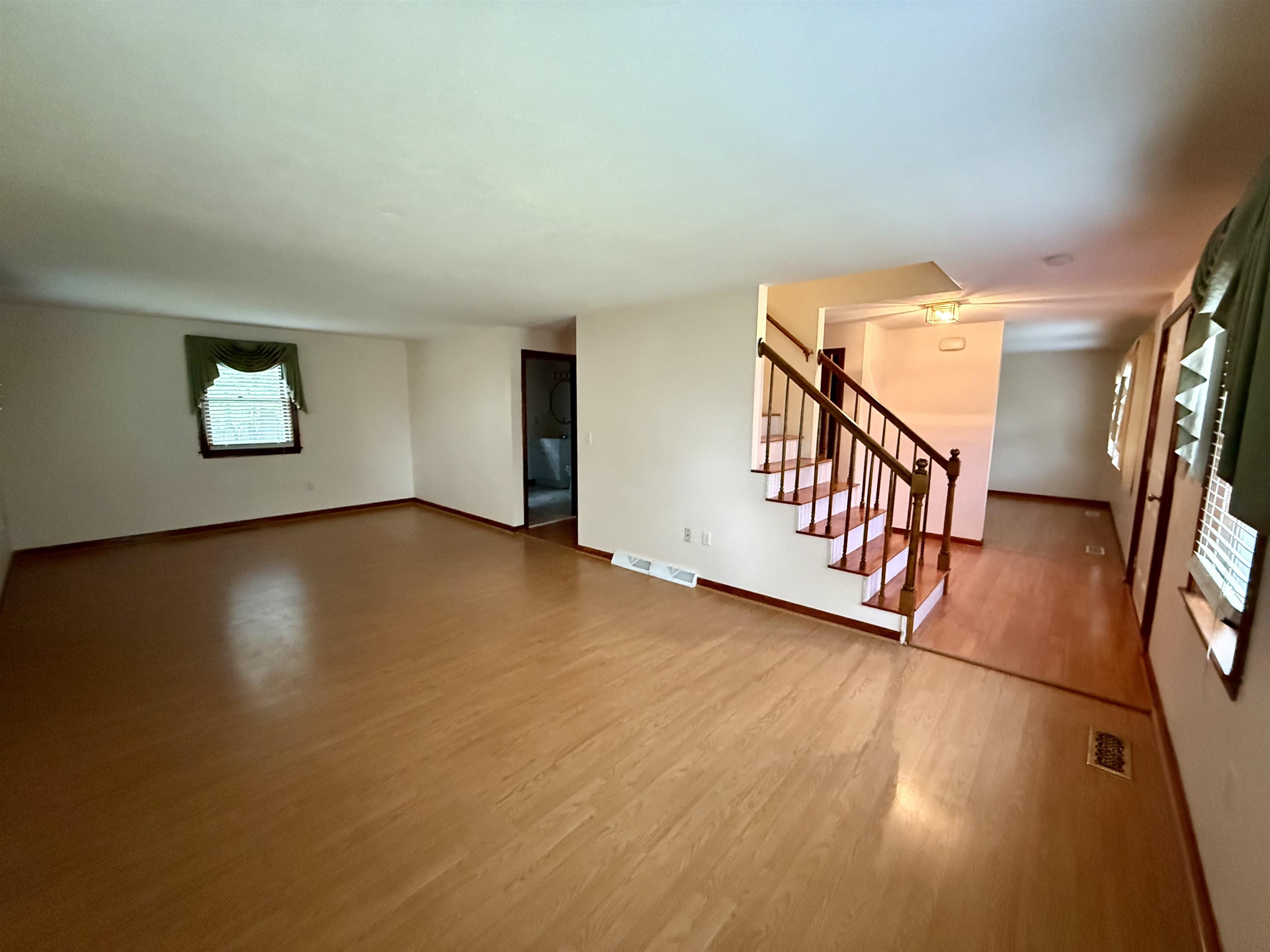 69 Timberline Drive Nashua, NH 03062 - Photo 5 of 27