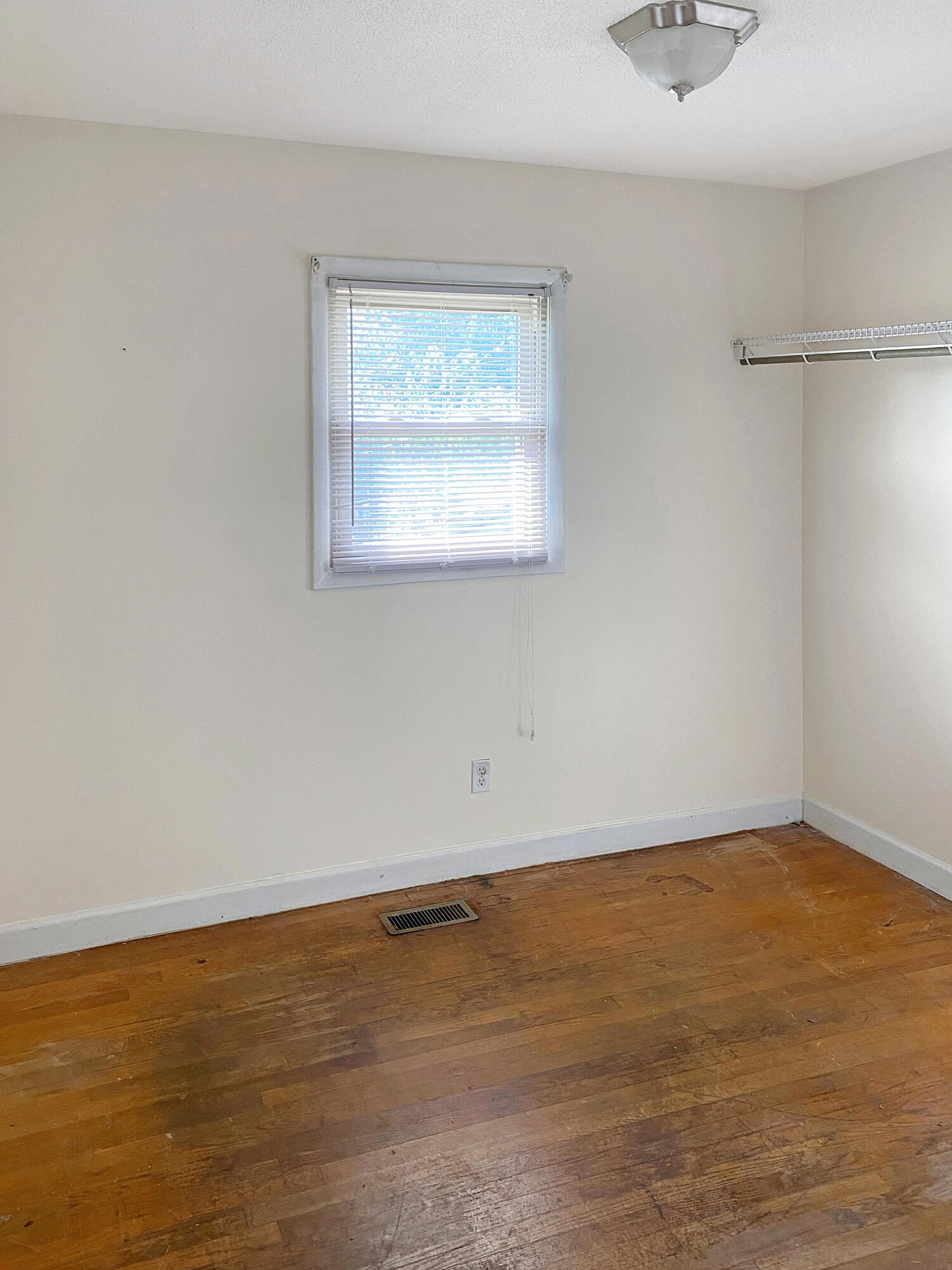 130 Evergreen Road Jonesborough, TN 37659 - Photo 3 of 19 1D97EA5B-FF83-446A-A96C-B0A5E451D367