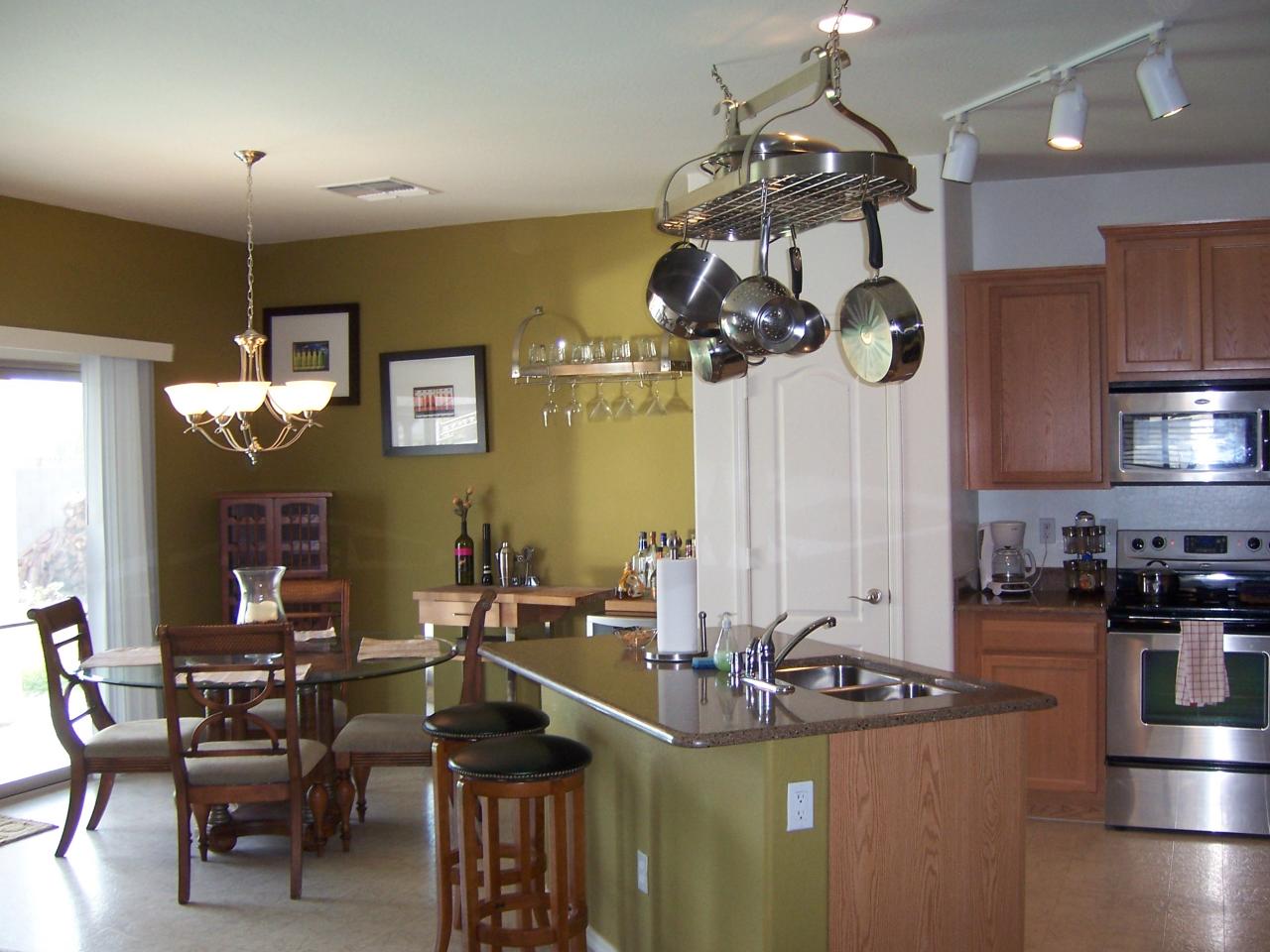 7009 West Beverly Road Laveen, AZ 85339 - Photo 3 of 14 Breakfast Nook