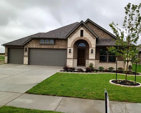 $388,900 | 1916 Nightfall Drive, Alvarado, TX 76009