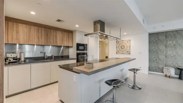 $15,500 | 1000 Brickell Plaza, Unit 3002, Miami, FL 33131