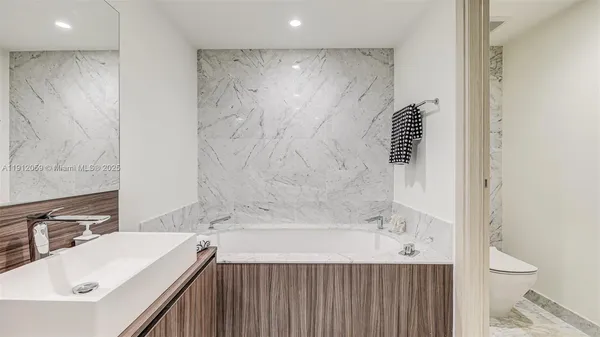 $15,500 | 1000 Brickell Plaza, Unit 3002, Miami, FL 33131