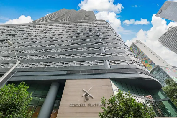 $15,500 | 1000 Brickell Plaza, Unit 3002, Miami, FL 33131