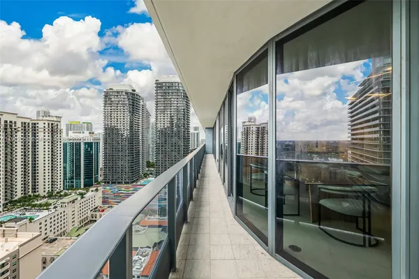 $15,500 | 1000 Brickell Plaza, Unit 3002, Miami, FL 33131