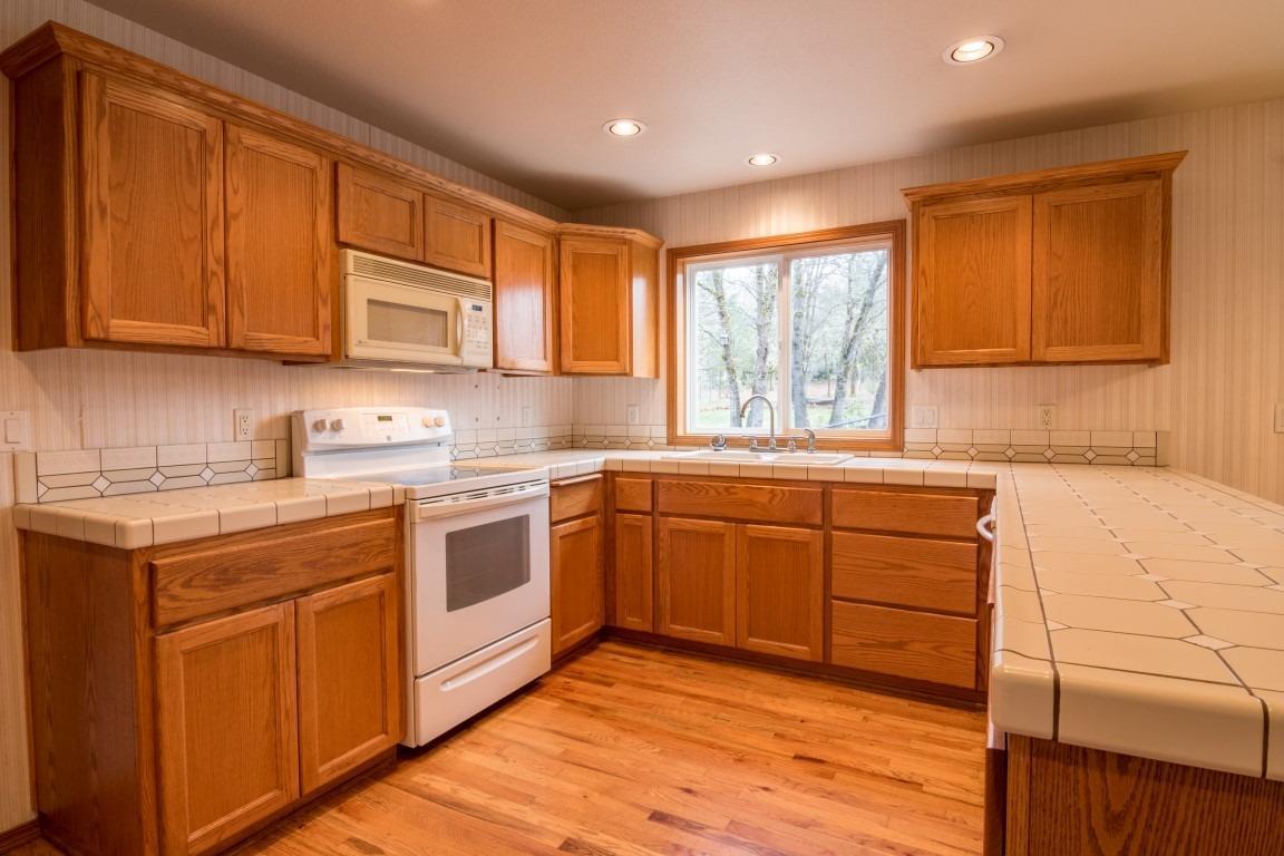 286 Castle Creek Road Grants Pass, OR 97526 - Photo 7 of 34 Additional Photo