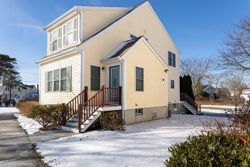 3 Carleton Street, Unit 3 Wareham, MA 02558 - Photo 2 of 41