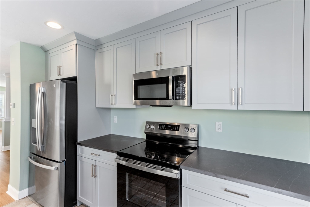 3 Carleton Street, Unit 3 Wareham, MA 02558 - Photo 22 of 41