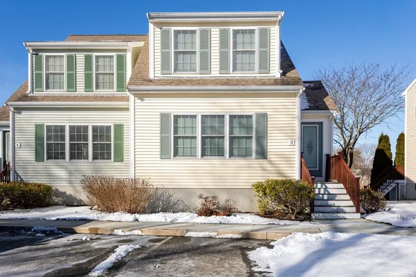 $425,000 | 3 Carleton Street, Unit 3, Wareham, MA 02558