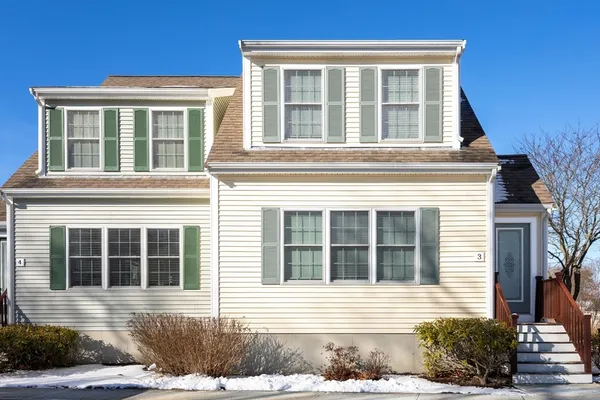 $425,000 | 3 Carleton Street, Unit 3, Wareham, MA 02558