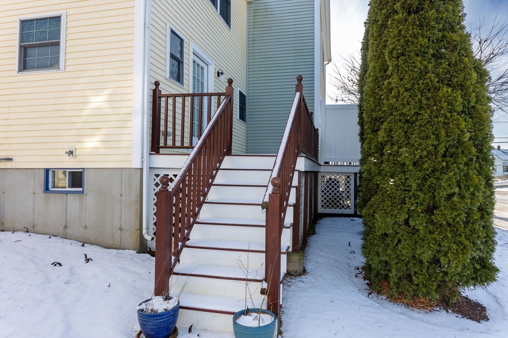 3 Carleton Street, Unit 3 Wareham, MA 02558 - Photo 8 of 41