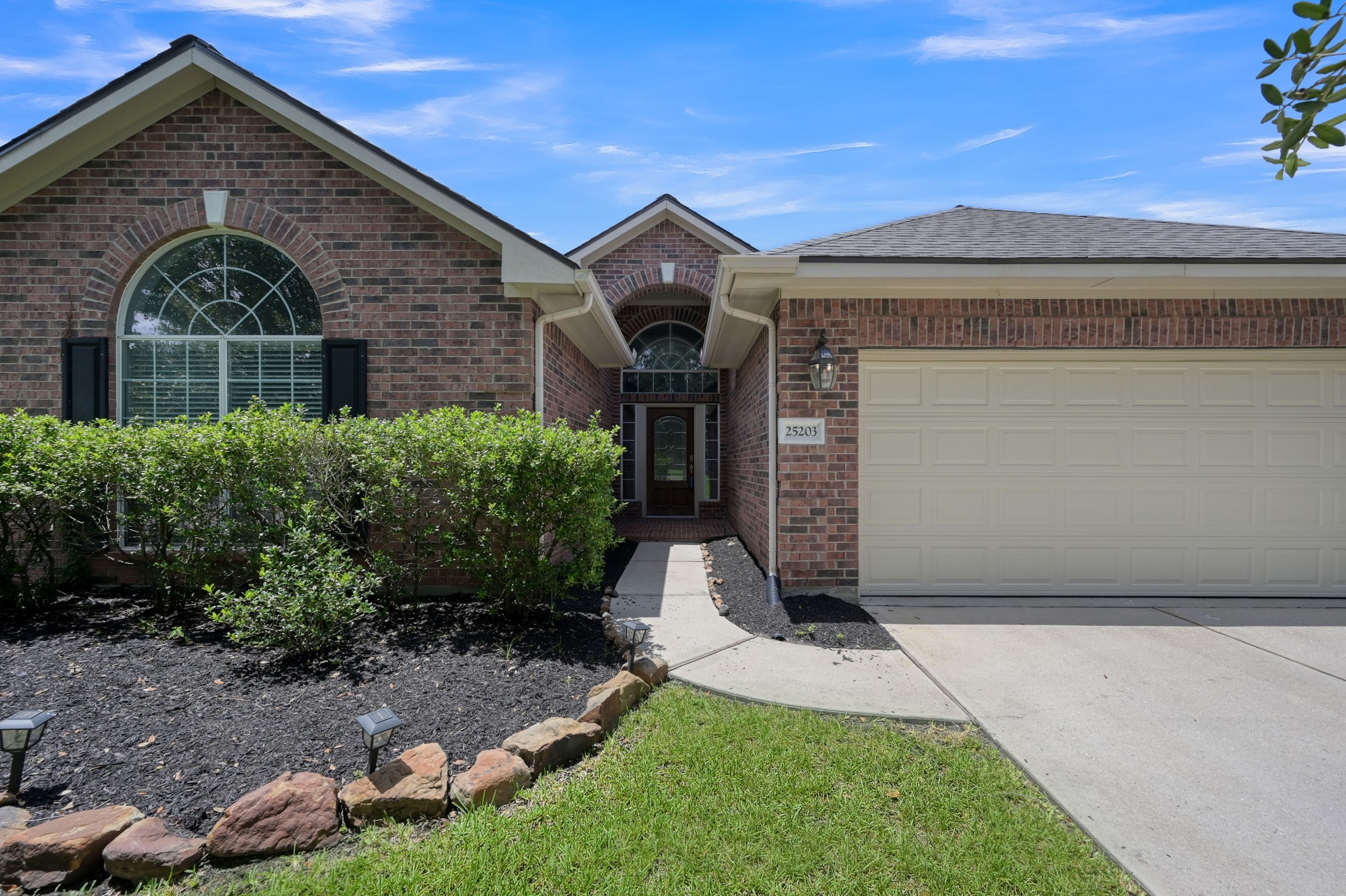 25203 Auburn Terrace Drive Spring, TX 77389 - Photo 2 of 36