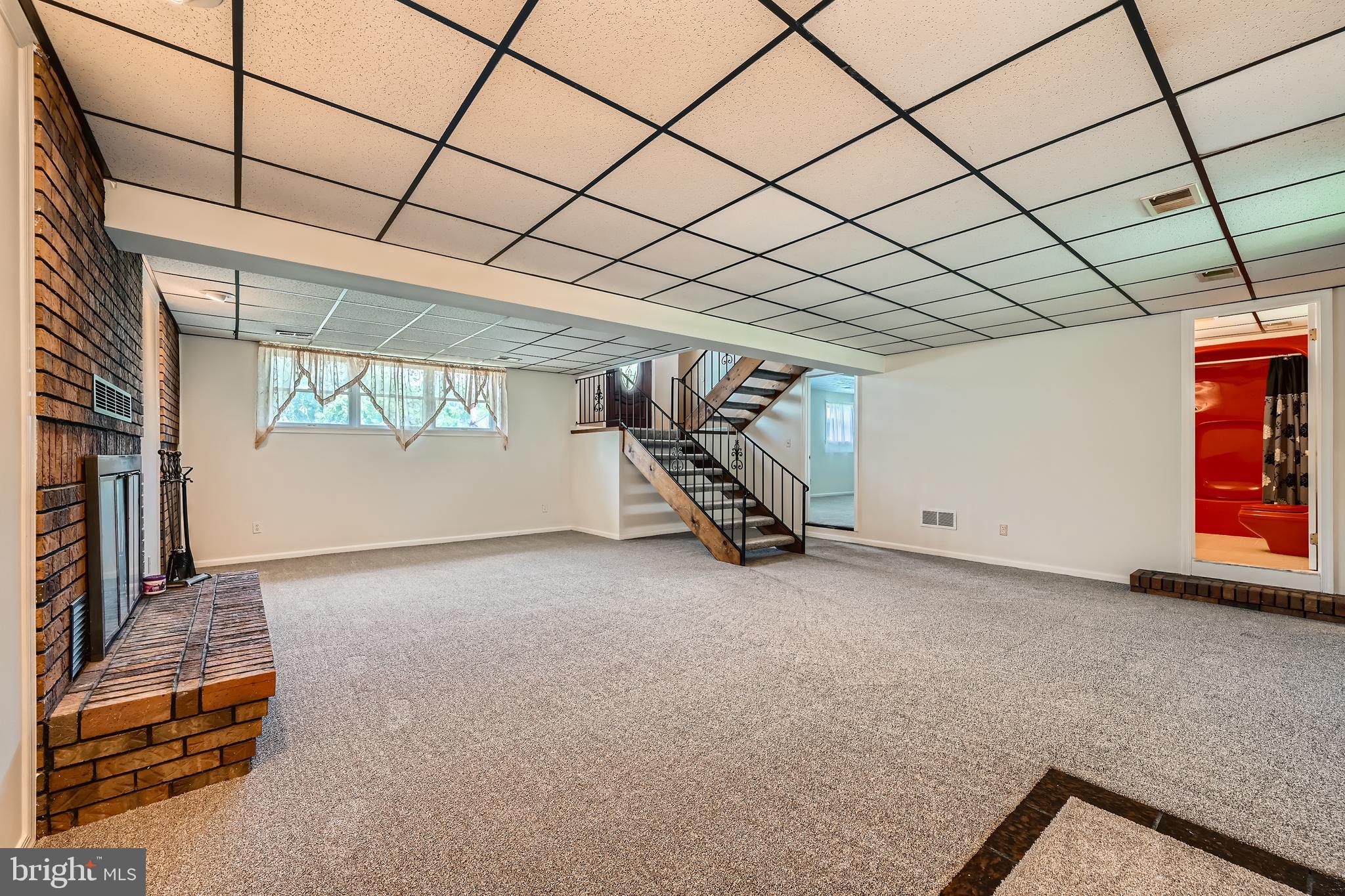 335 Poplar Road Baltimore, MD 21221 - Photo 19 of 34 a view of a room with gym equipment
