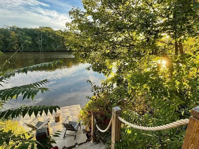 $4,200 | 157 Riverview Avenue, Unit FURNISHED, Waltham, MA 02453