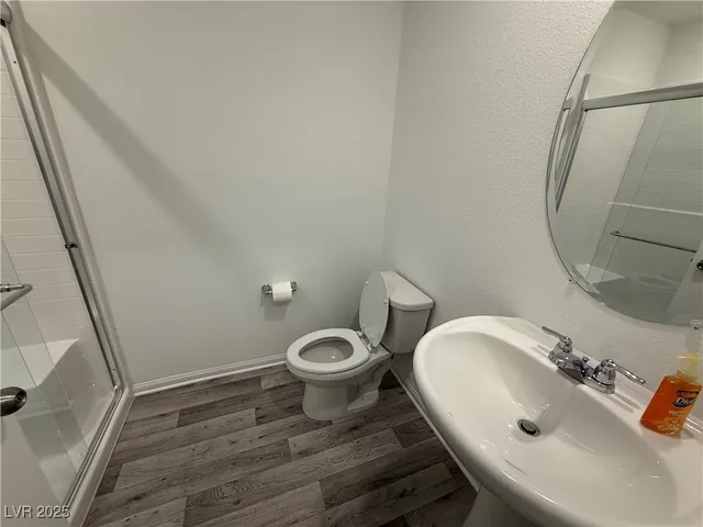 $2,400 | 5943 Swift Lariat Street, Las Vegas, NV 89113