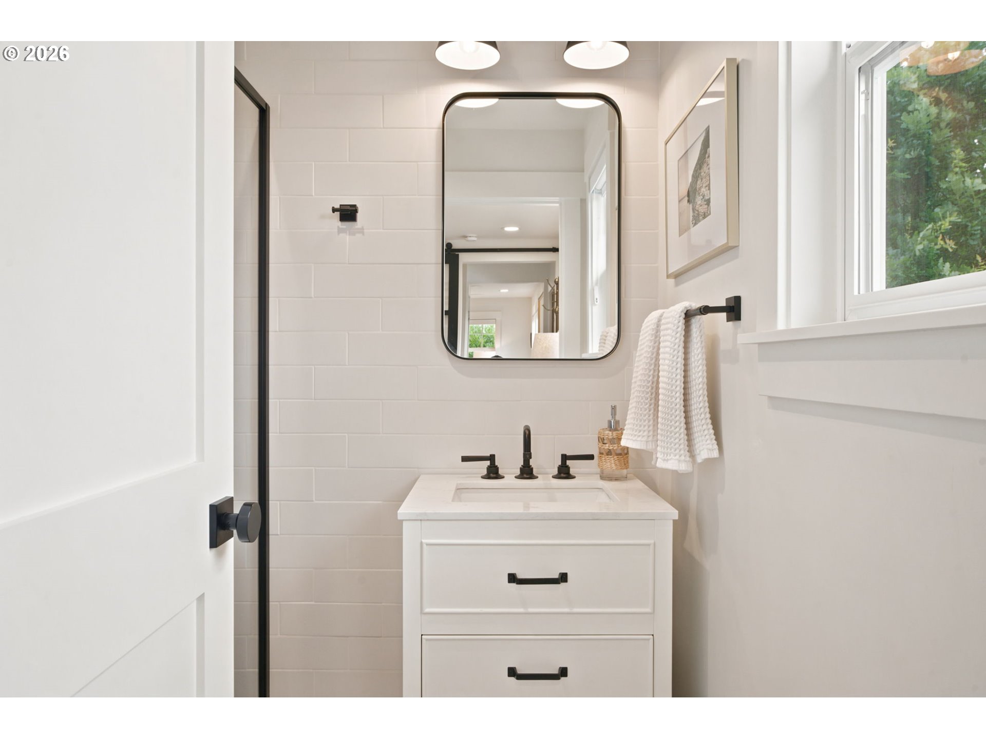 214 North Shr Road Lake Oswego, OR 97034 - Photo 24 of 38 Bathroom