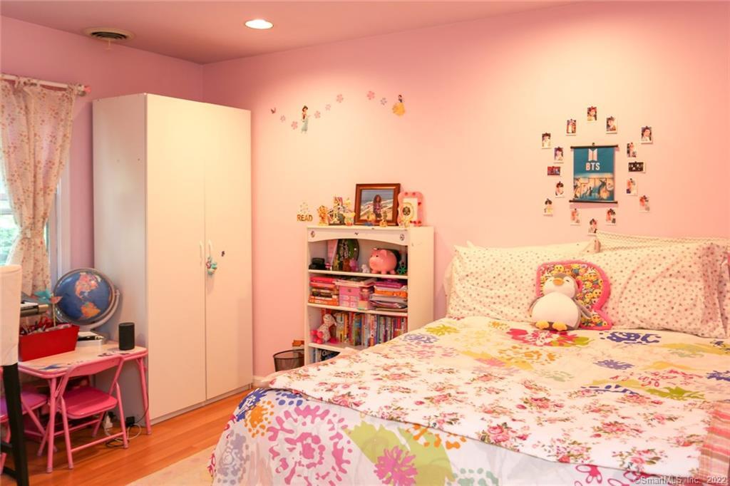 431 Glenbrook Road, Unit 3 Stamford, CT 06906 - Photo 25 of 33