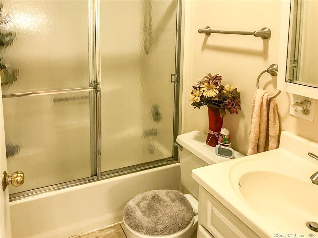 431 Glenbrook Road, Unit 3 Stamford, CT 06906 - Photo 28 of 33