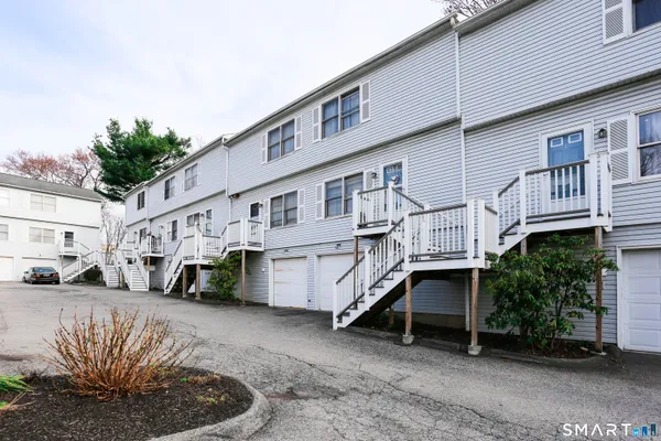 $2,900 | 431 Glenbrook Road, Unit 3, Stamford, CT 06906