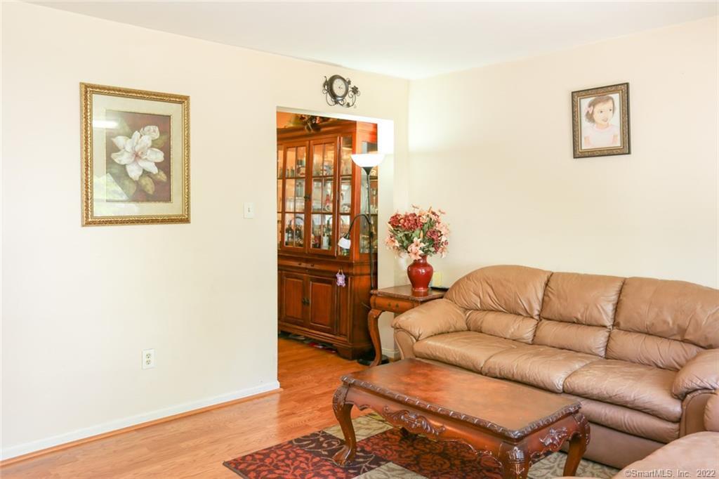 431 Glenbrook Road, Unit 3 Stamford, CT 06906 - Photo 6 of 33