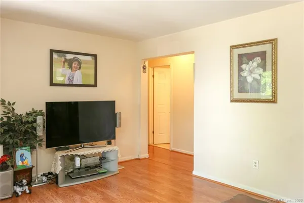 $2,900 | 431 Glenbrook Road, Unit 3, Stamford, CT 06906