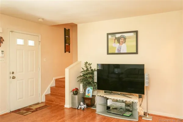 $2,900 | 431 Glenbrook Road, Unit 3, Stamford, CT 06906