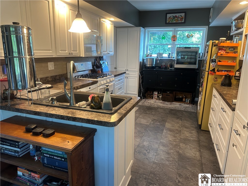 118 Chestnut Street Springville, NY 14141 - Photo 10 of 24