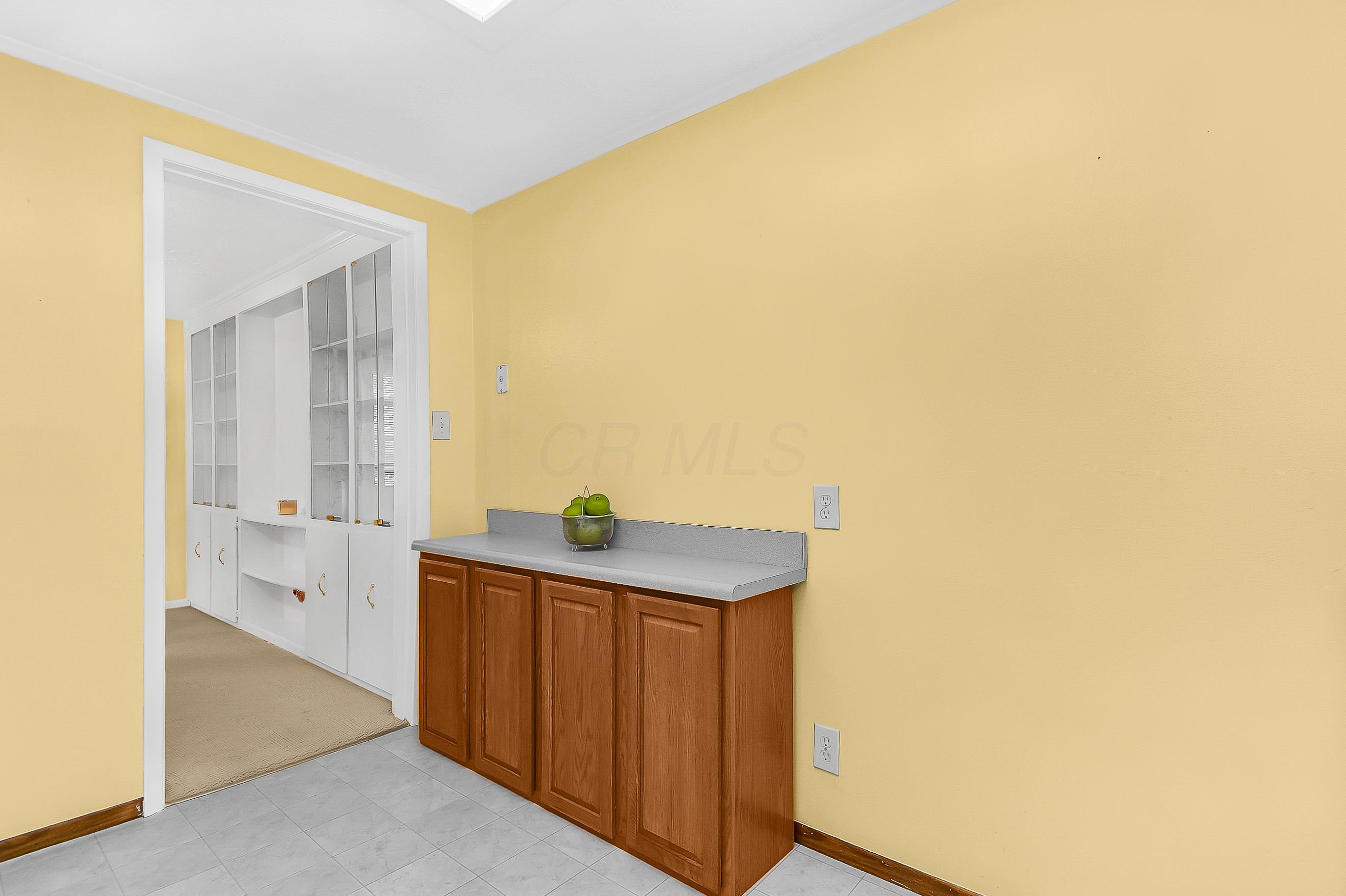 5845 Red Apple Ridge Road Columbus, OH 43232 - Photo 7 of 24 Gallery Image 7