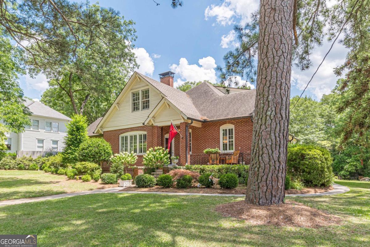 1878 Cambridge Avenue Atlanta, GA 30337 - Photo 3 of 84