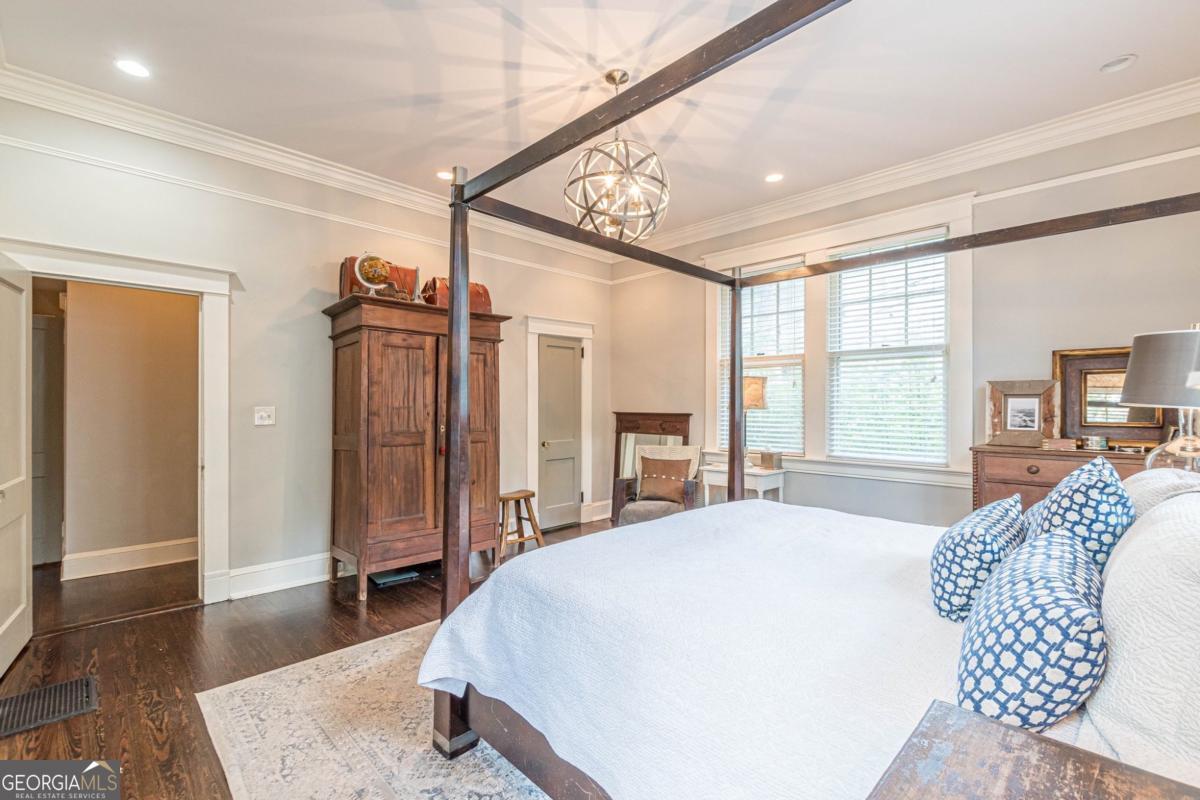 1878 Cambridge Avenue Atlanta, GA 30337 - Photo 32 of 84