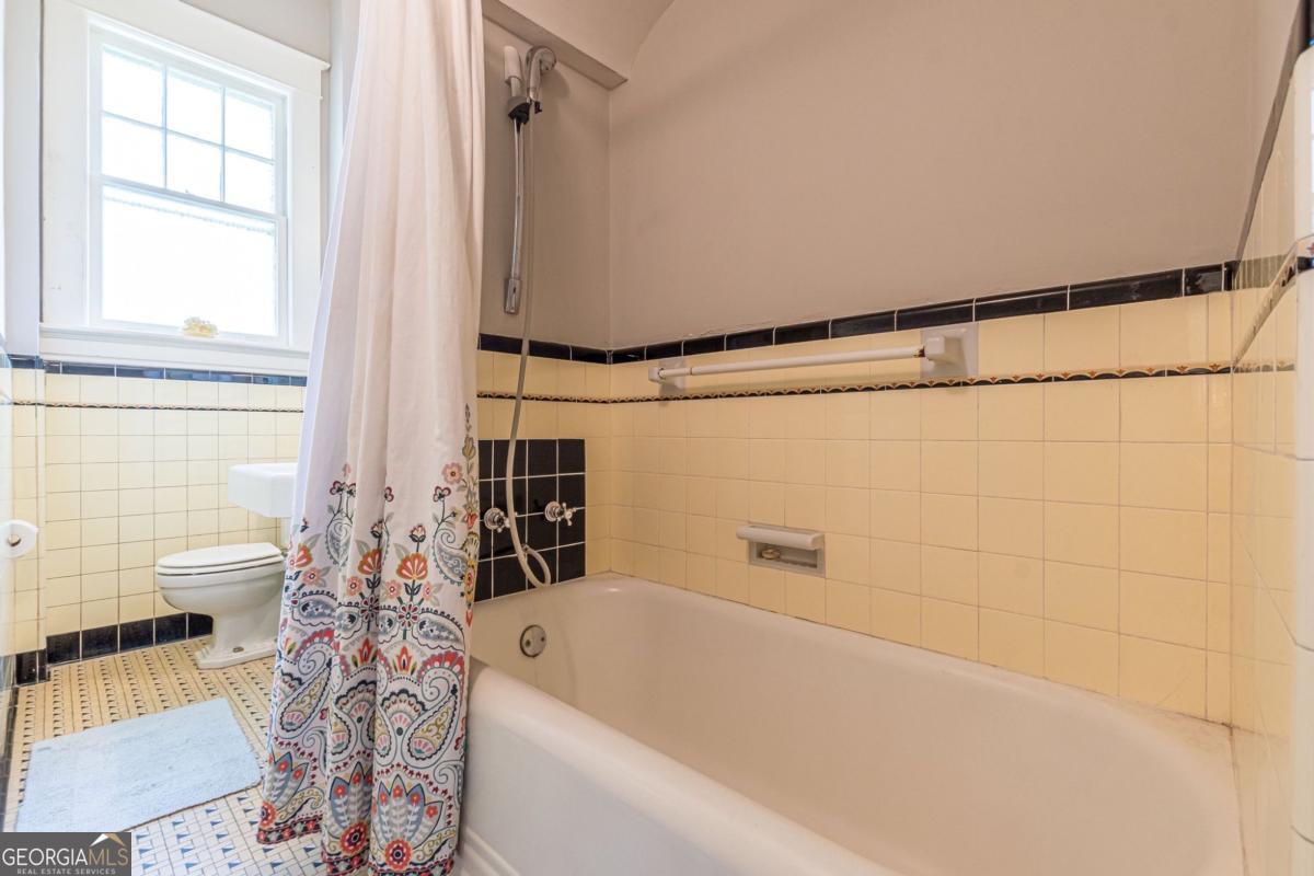 1878 Cambridge Avenue Atlanta, GA 30337 - Photo 49 of 84