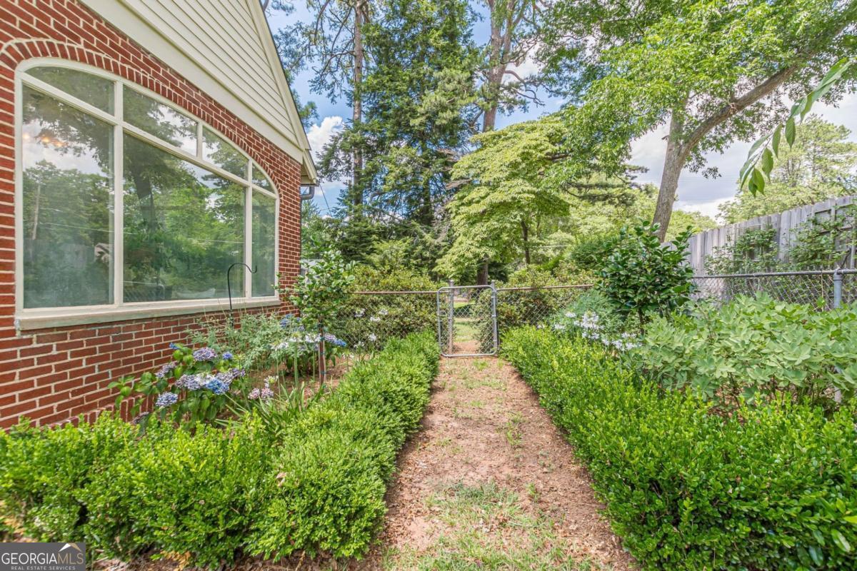 1878 Cambridge Avenue Atlanta, GA 30337 - Photo 82 of 84