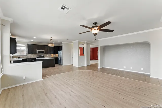 $399,999 | 229 Kensington Drive, Cibolo, TX 78108