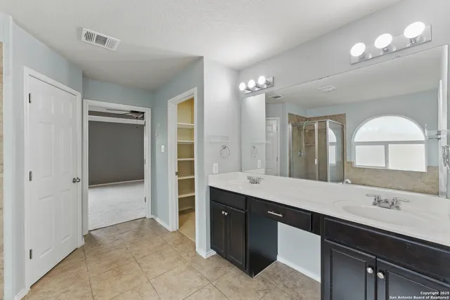 $399,999 | 229 Kensington Drive, Cibolo, TX 78108