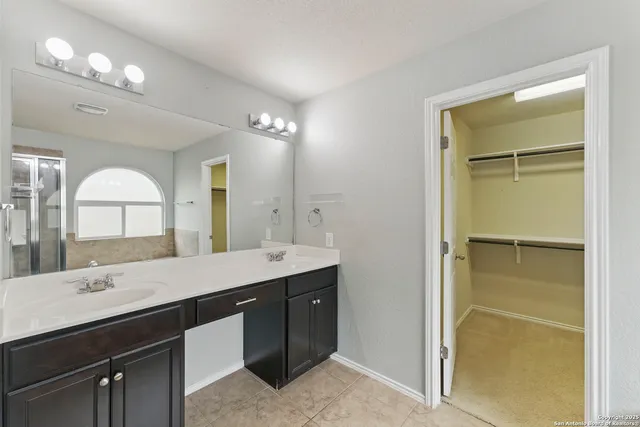 $399,999 | 229 Kensington Drive, Cibolo, TX 78108