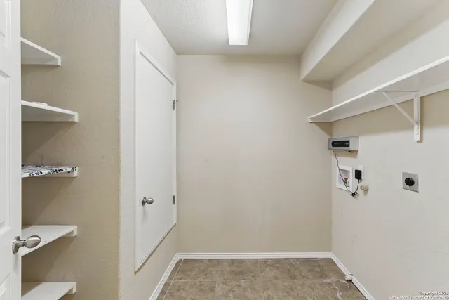 $399,999 | 229 Kensington Drive, Cibolo, TX 78108