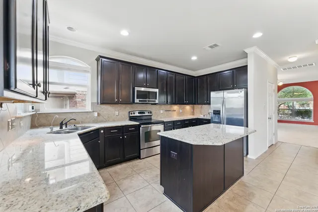 $399,999 | 229 Kensington Drive, Cibolo, TX 78108