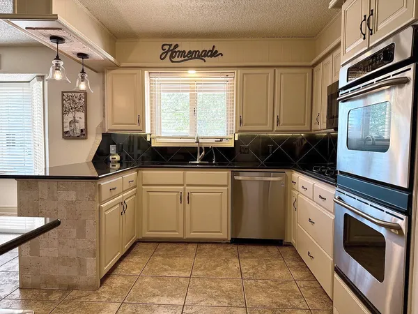 $349,000 | 5607 80th Street, Lubbock, TX 79424