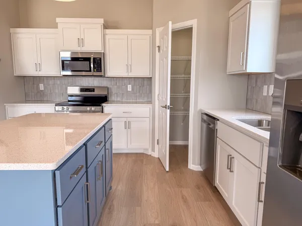 $401,752 | 7889 Cottonwood Boulevard, Horace, ND 58047