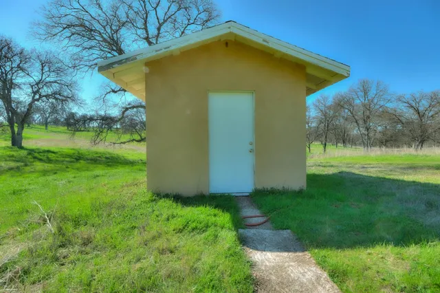 $375,000 | 9775 Creekside Drive, Coulterville, CA 95311