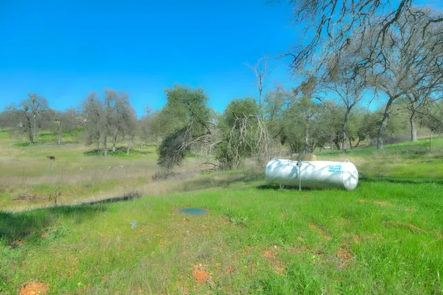 $375,000 | 9775 Creekside Drive, Coulterville, CA 95311