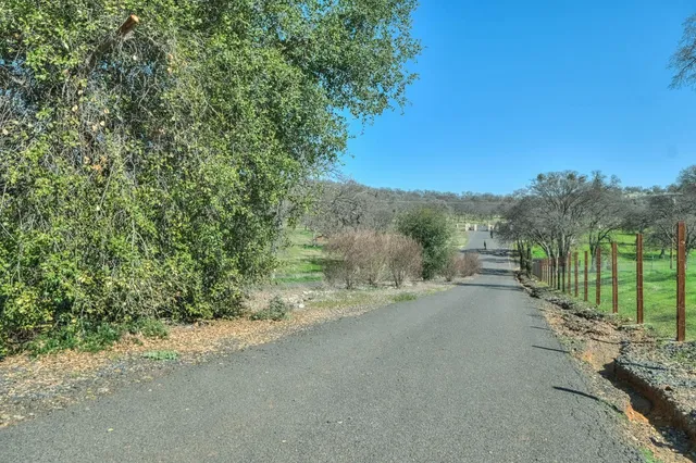 $375,000 | 9775 Creekside Drive, Coulterville, CA 95311