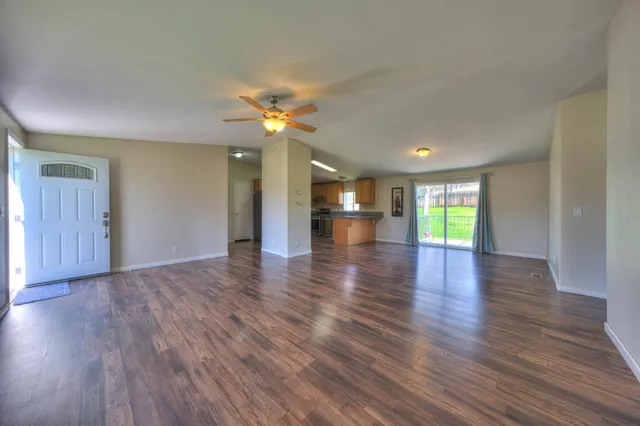 $375,000 | 9775 Creekside Drive, Coulterville, CA 95311