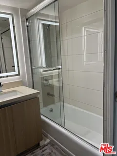 $7,200 | 932 North Alfred Street, Unit PH1, Los Angeles, CA 90069