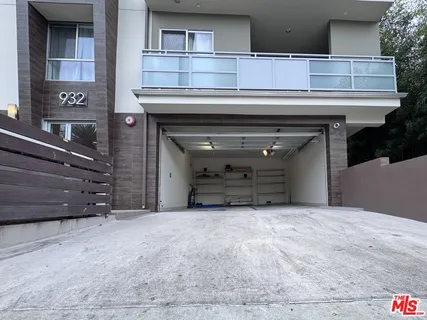 $7,200 | 932 North Alfred Street, Unit PH1, Los Angeles, CA 90069