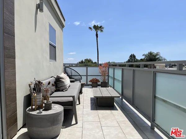 $7,200 | 932 North Alfred Street, Unit PH1, Los Angeles, CA 90069