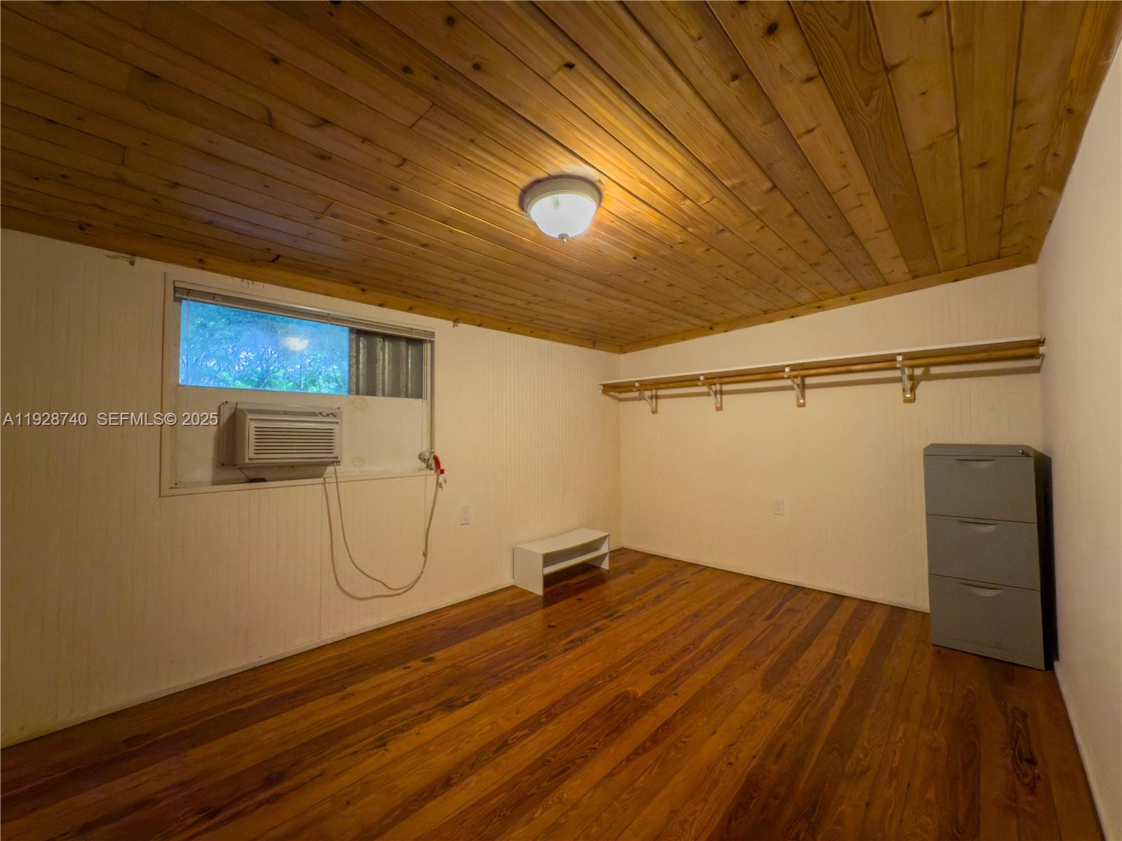 730 Southwest 80th Street Miami, FL 33143 - Photo 34 of 45 Cottage Bed 1