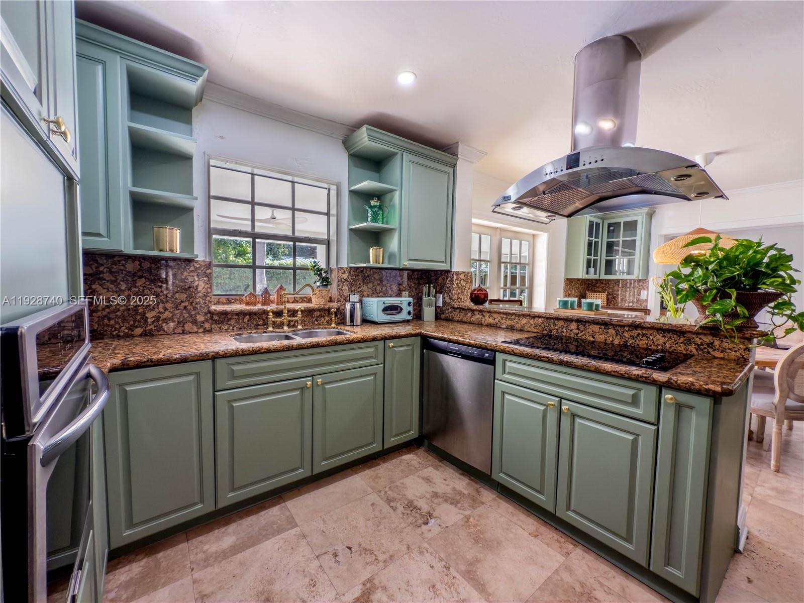 730 Southwest 80th Street Miami, FL 33143 - Photo 6 of 45