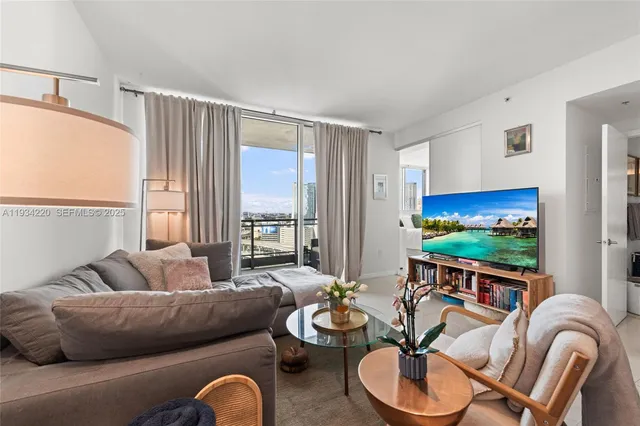 $409,000 | 90 Southwest 3rd Street, Unit 2109, Miami, FL 33130